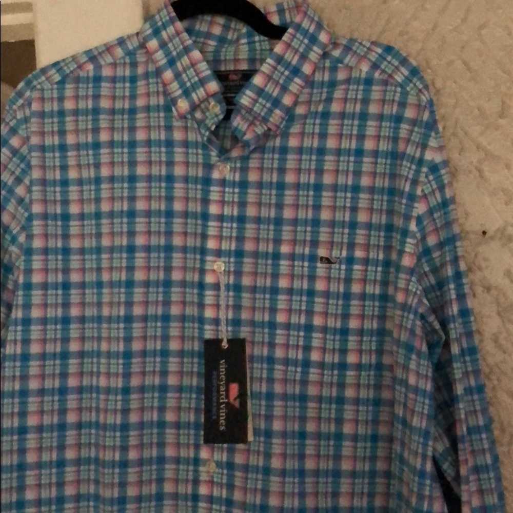 New vineyard vines classic fit tucker shirt L